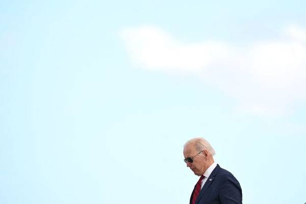 Featured image for post: The Morning Dispatch: Biden Says Pandemic Over—But Not the National Emergency