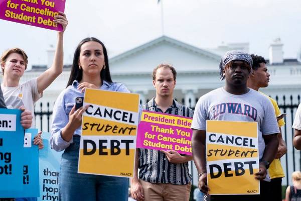 Featured image for post: Why Democrats Might Come to Regret Student Debt Relief