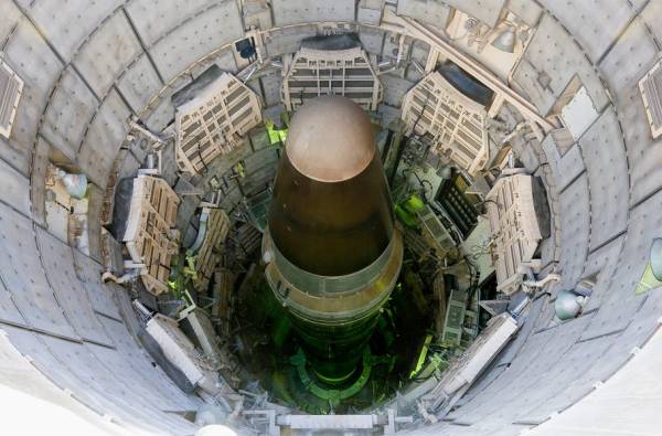 Featured image for post: Nuclear Weapons and Arms Control: Old Myths and New Realities