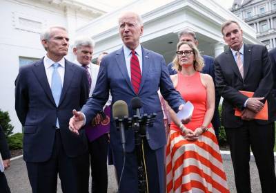 Fact Checking Claims That No Republicans Voted for the Infrastructure Bill