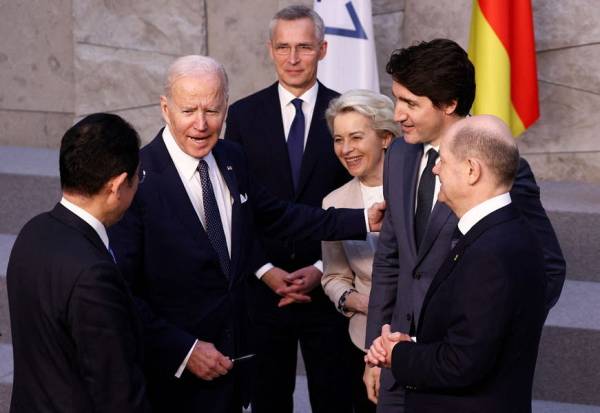 Featured image for post: The Morning Dispatch: Biden, World Leaders Huddle on Russia