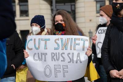 A Call to Buck Russian Banks