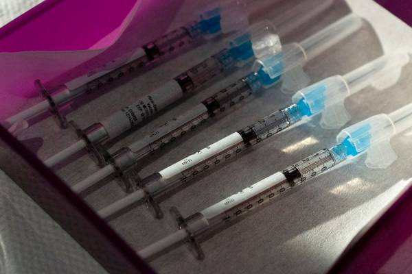 Fact Check: Do the COVID Vaccines Contain HIV?