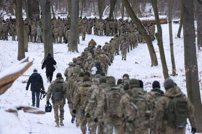The Morning Dispatch: Why is Ukraine Downplaying the Russian Threat?