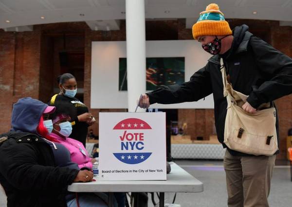 The Morning Dispatch: Noncitizens Get the Vote in NYC Elections