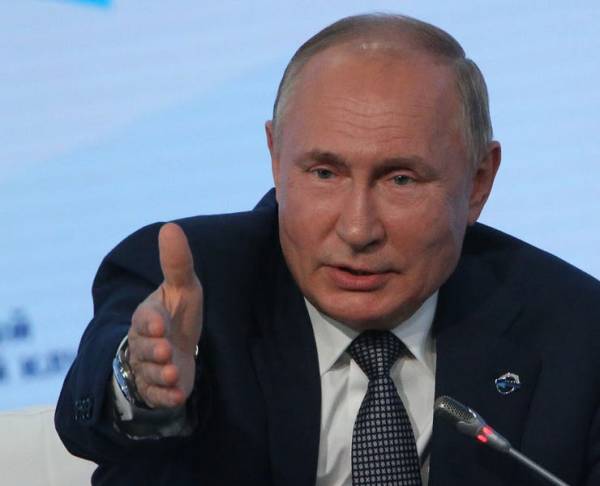 The Morning Dispatch: Biden Warns Putin Against Ukraine Invasion
