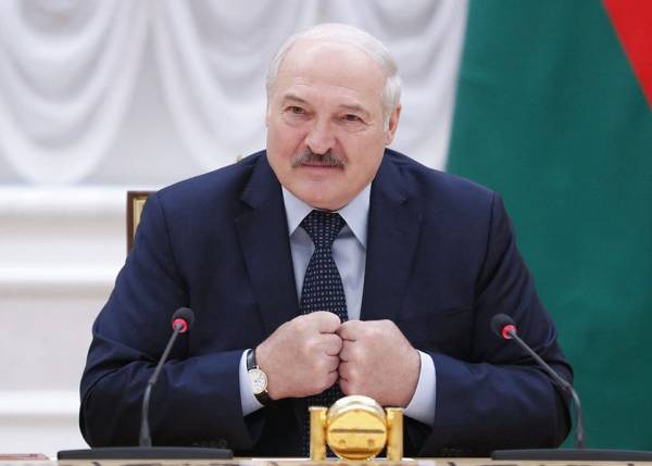 Featured image for post: How Alexander Lukashenko Has Maintained His Grip Over Belarus for Decades