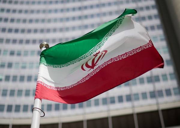 Featured image for post: Is the U.S. Caving on Iran Sanctions?