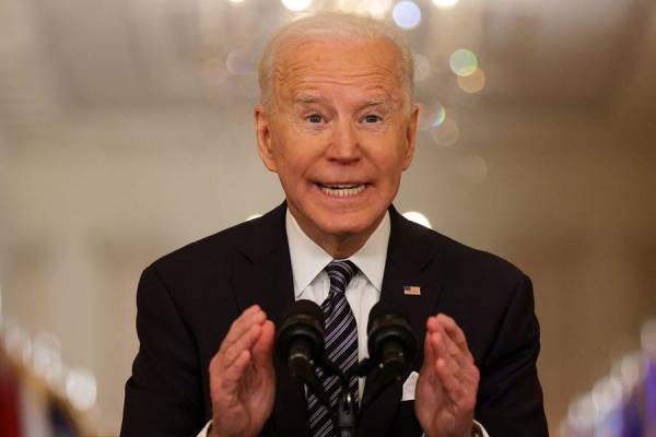 Featured image for post: Is It Really Too Hard for Comedians to Joke About Joe Biden?