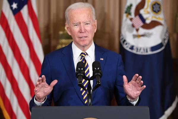 Featured image for post: History Offers Biden a Way Forward on Russia