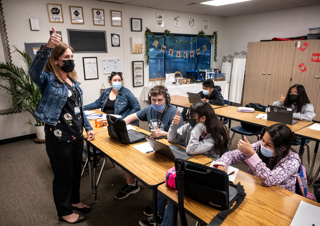 Substitute teachers help during COVID staffing shortages