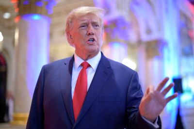 PALM BEACH, FL-NOVEMBER 8: Former President Donald Trump answer