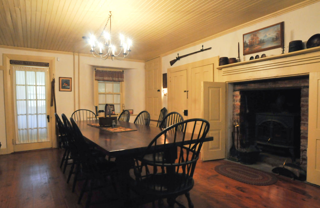 Nancy and Ron Boyer Floor Plans FP  Photo by Bill Uhrich 10/23/2015  Dining room 6diningroom Nancy calls the dining room ÙThe Keeping Room.ˆ In the 18th and early 19th centuries, the keeping room was a multipurpose room just off the kitchen. Warmed b