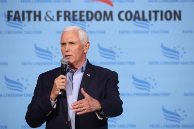Republican Presidential Candidate Hopefuls Attend Iowa Faith & Freedom Coalition’s Spring Kick-Off