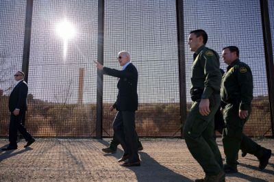 TOPSHOT-US-POLITICS-BIDEN-BORDER