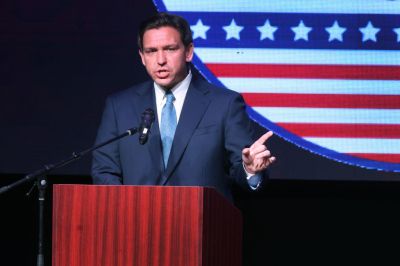 Florida Governor Desantis’s Address To Republican Party Of Wisconsin Draws Pro-Trump Protesters
