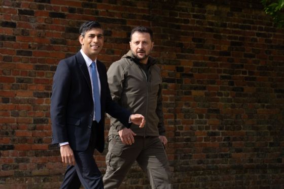 British Prime Minister, Rishi Sunak walks with Ukrainian President Volodymyr Zelensky in Aylesbury, England.(Photo by Carl Court/Getty Images)