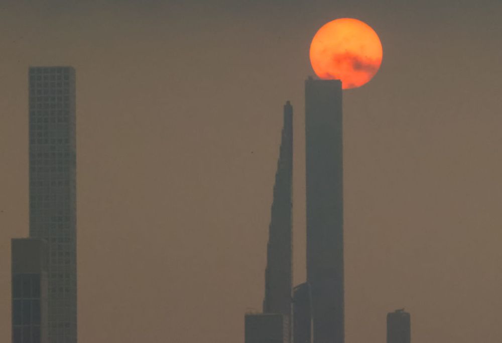 Canadian wildfire smoke blankets NYC