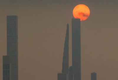 Canadian wildfire smoke blankets NYC