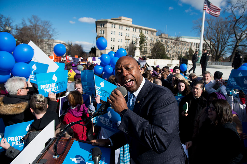 Sen. Tim Scott speaking to pro-life protesters outside of the U.S. Supreme Court on March 2, 2016. (Photo By Bill Clark/CQ Roll Call)