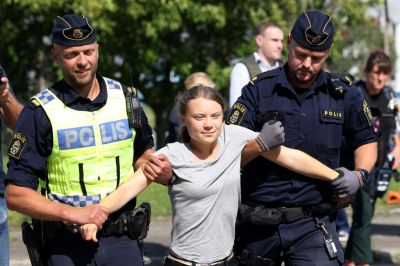 TOPSHOT-SWEDEN-CLIMATE-TRIAL-THUNBERG-DEMO
