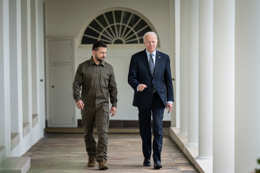 Ukrainian President Volodymyr Zelensky and U.S. President Joe Biden walk to the Oval Office of the White House September 21, 2023. (Photo by Drew Angerer/Getty Images)