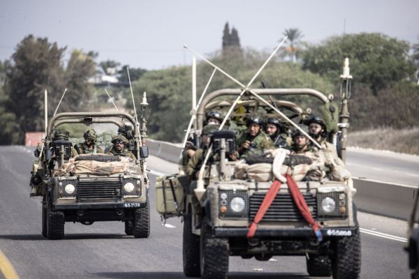 Israel continue deployment of armored vehicles and artillery to Gaza border