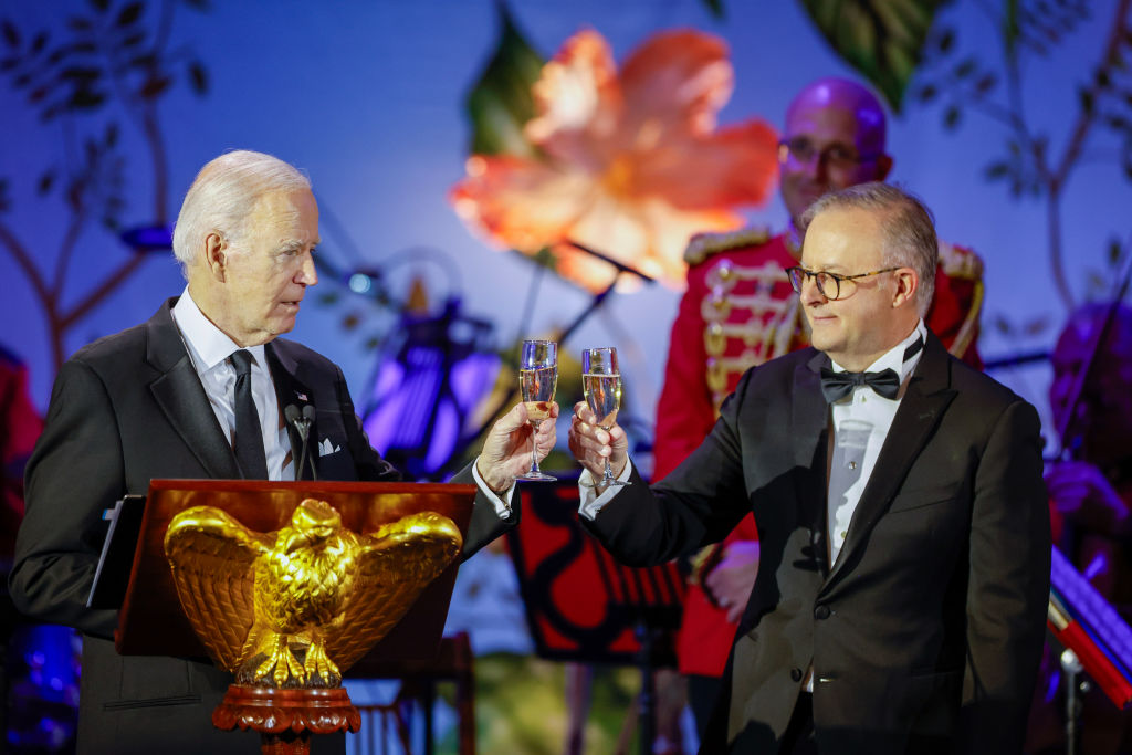 U.S. President Joe Biden and Australian Prime Minister Anthony Albanese toast before the start of the state dinner to the White House on October 25, 2023 in Washington, D.C. (Photo by Tasos Katopodis/Getty Images)