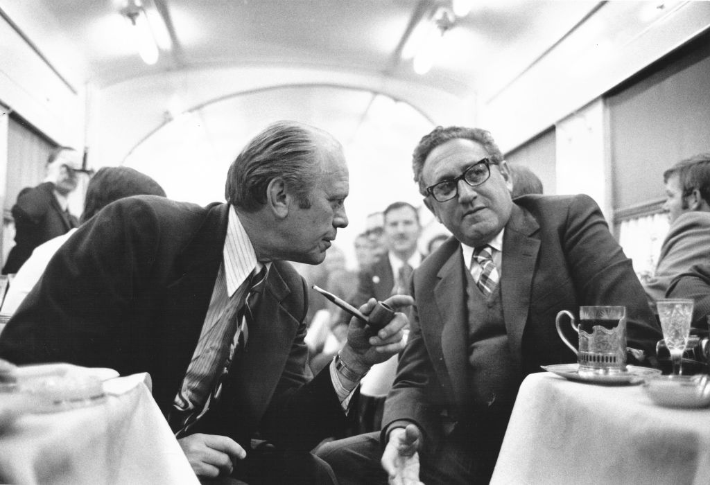 Ford & Kissinger Talk On A Train