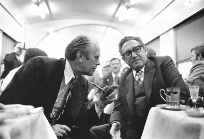Ford & Kissinger Talk On A Train