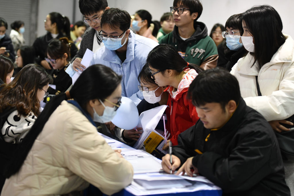 A College Employment Fair in Fuyang
