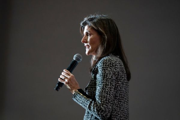 Featured image for post: Group Seeks to Boost Democratic Support for Nikki Haley