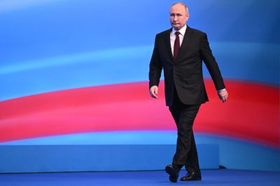 TOPSHOT-RUSSIA-POLITICS-VOTE-PUTIN