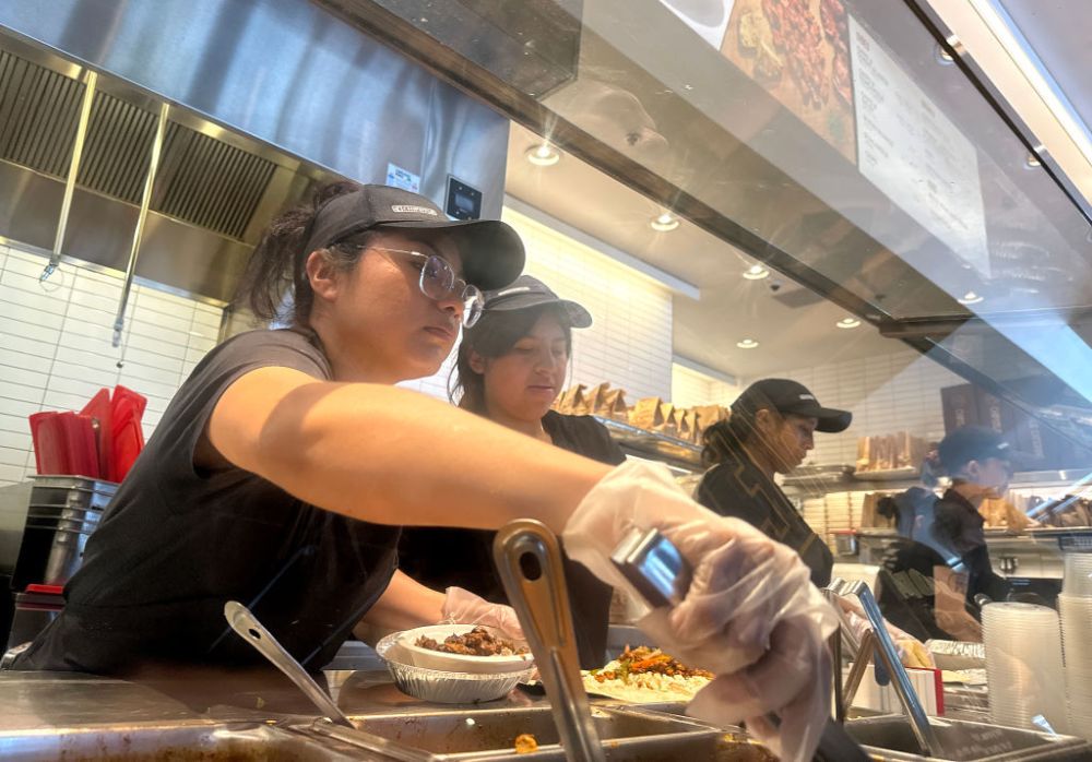 New Minimum Wage Law In California Goes In Effect Raising Workers Pay To 20 Dollars An Hour