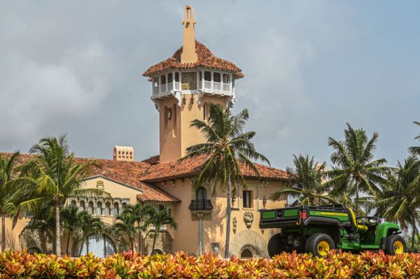 Featured image for post: Right-Wing Media Air False Claims About the FBI Search of Mar-a-Lago