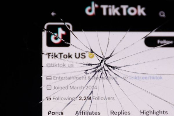 Featured image for post: TikTok Sues U.S. Government Over Divestment Law