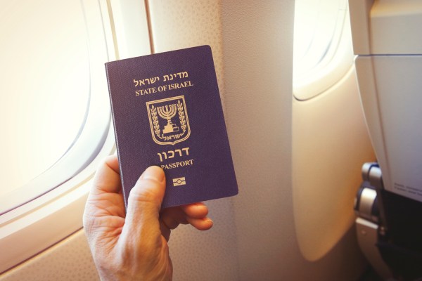 Featured image for post: Journalist Makes Misleading Claim About Israelis and Dual Citizenship