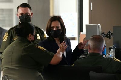 US-POLITICS-HARRIS-BORDER