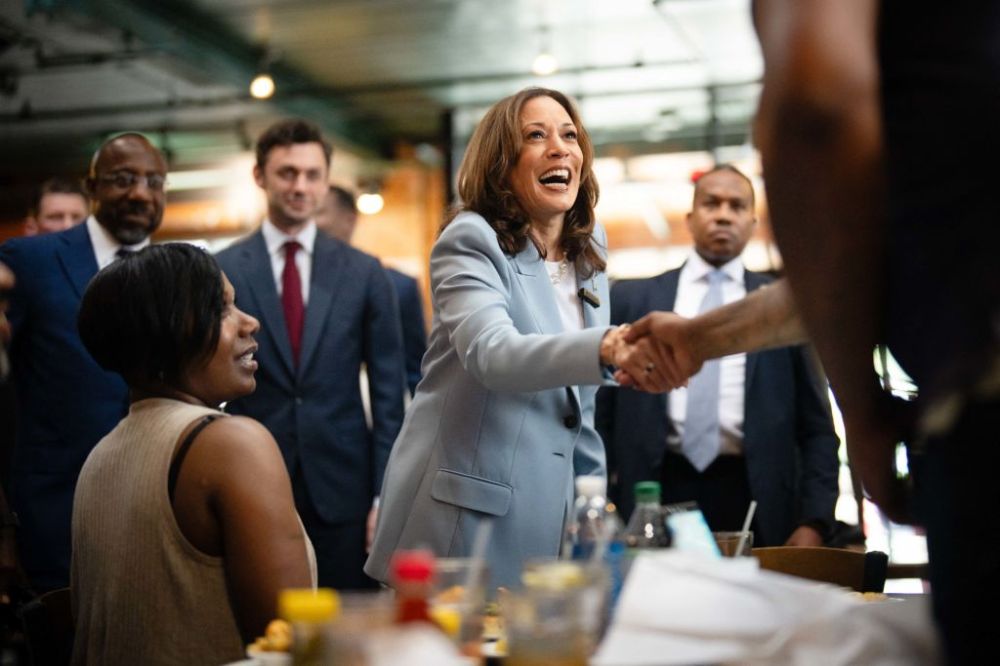 US-VOTE-POLITICS-HARRIS