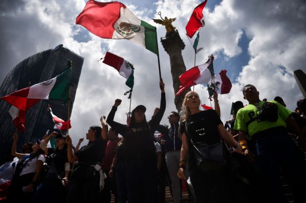 Featured image for post: Mexico Judicial Overhaul Sparks Concern Over Democratic Backsliding