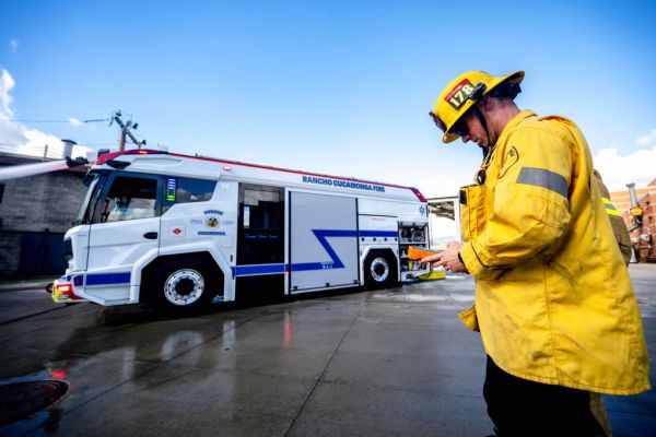 Featured image for post: Does the L.A. Fire Department Have a Fleet of Electric Fire Trucks?