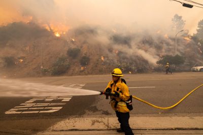 Brush Fire Erupts In Pacific Palisades