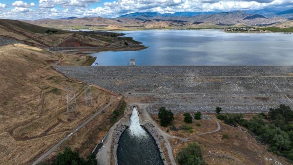 Featured image for post: Assessing Claims About Trump’s Decision to Release Water From California Dams