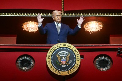 TOPSHOT-US-POLITICS-TRUMP-CULTURE