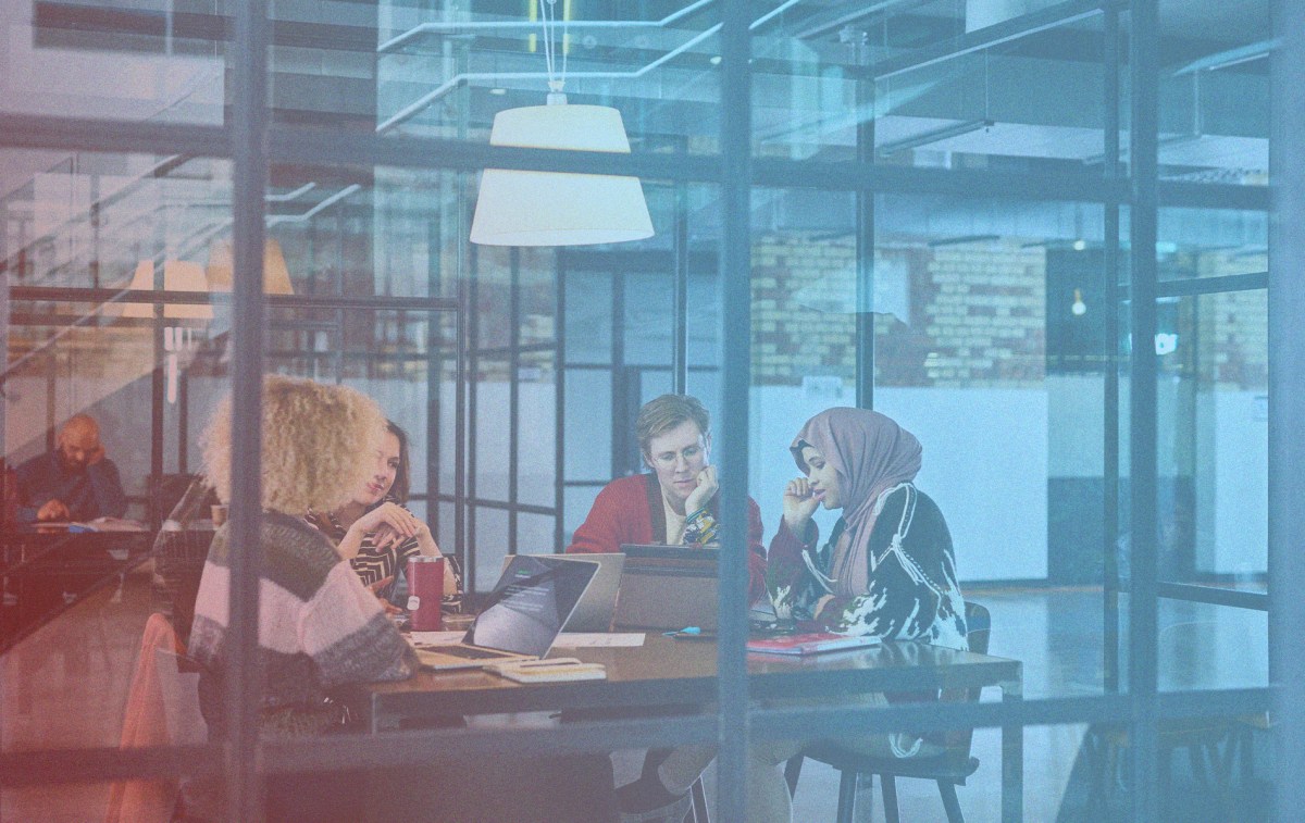Featured image for post: Humans Do Best When They Do Things Together