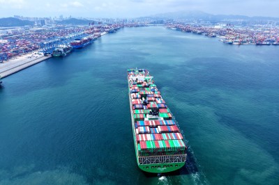 TOPSHOT-CHINA-US-TARIFF-TRADE