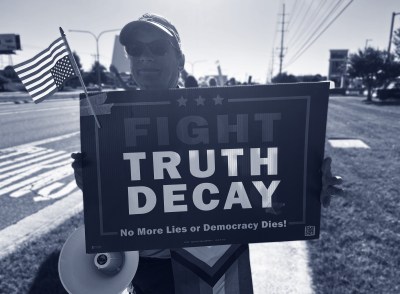 summerprotestor-2
